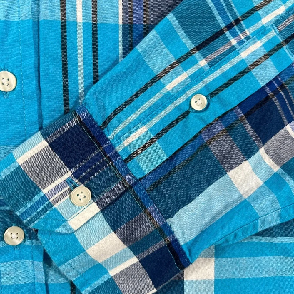 American Eagle Mens Shirt Medium Blue Plaid Long Sleeve Button Down Classic Fit